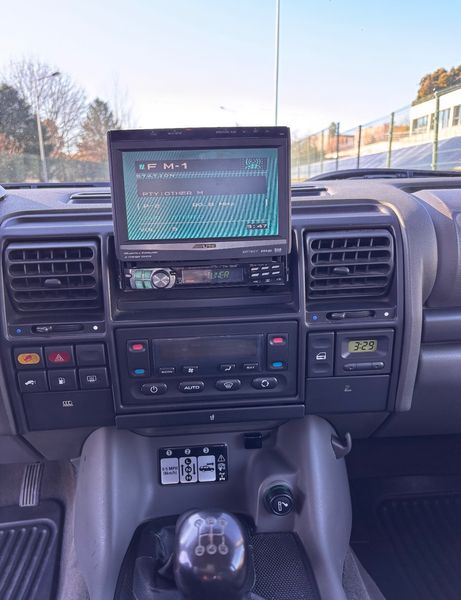 Land Rover Discovery • 2000 • 196,000 km 18