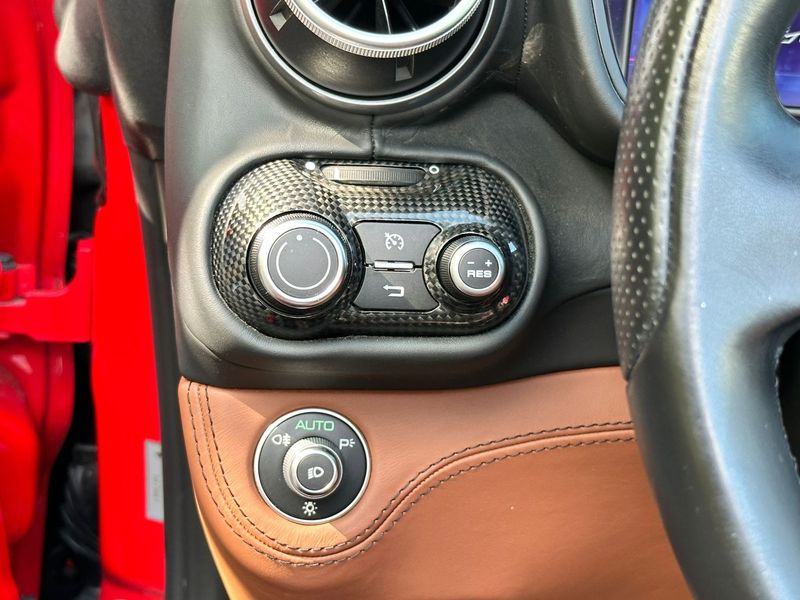 Ferrari Portofino • 2019 • 94,000 km 7