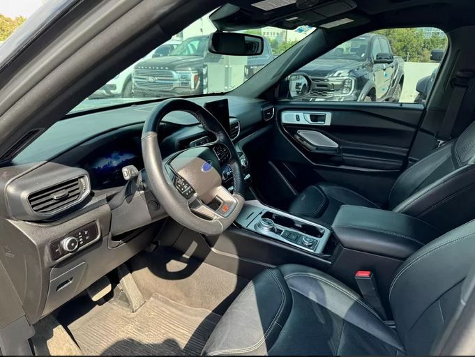 Ford Explorer • 2023 • 26,000 km 6