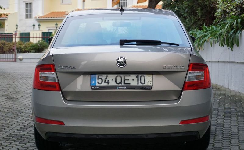 Sinotruk Hohan Chasis 6x4 • 2015 • 65,197 km 3