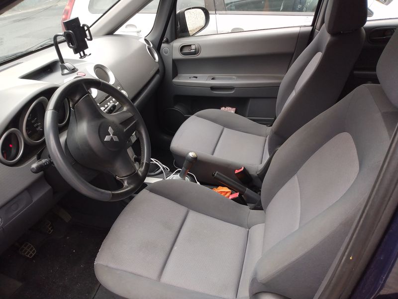 Mitsubishi Colt • 2005 • 181,024 km 3