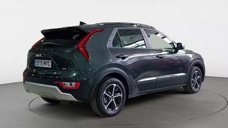 Kia Niro • 2025 • 469 km 4