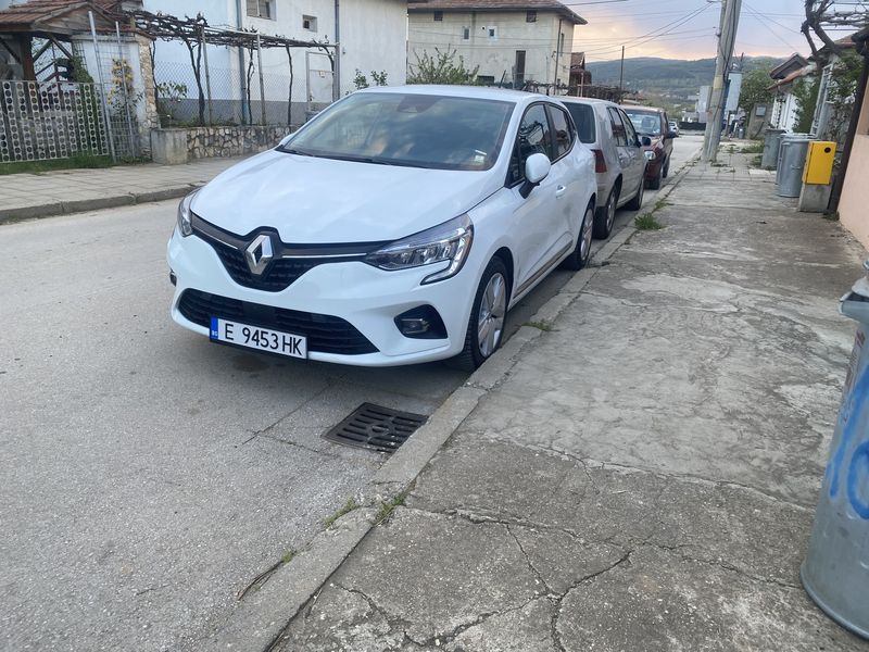 Renault Clio • 2020 • 23,000 km 1
