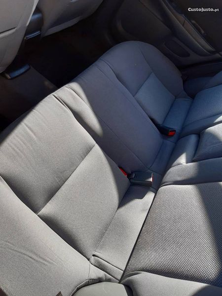 Nissan Almera • 2005 • 190,000 km 4