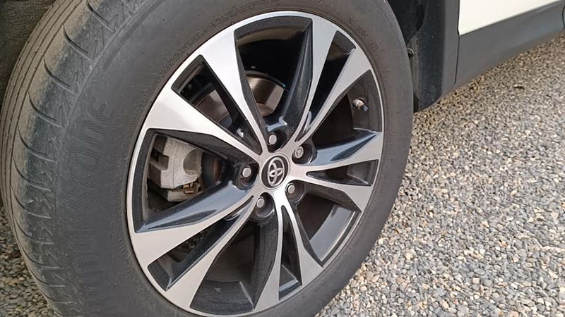 Toyota RAV4 • 2015 • 129,000 km 9