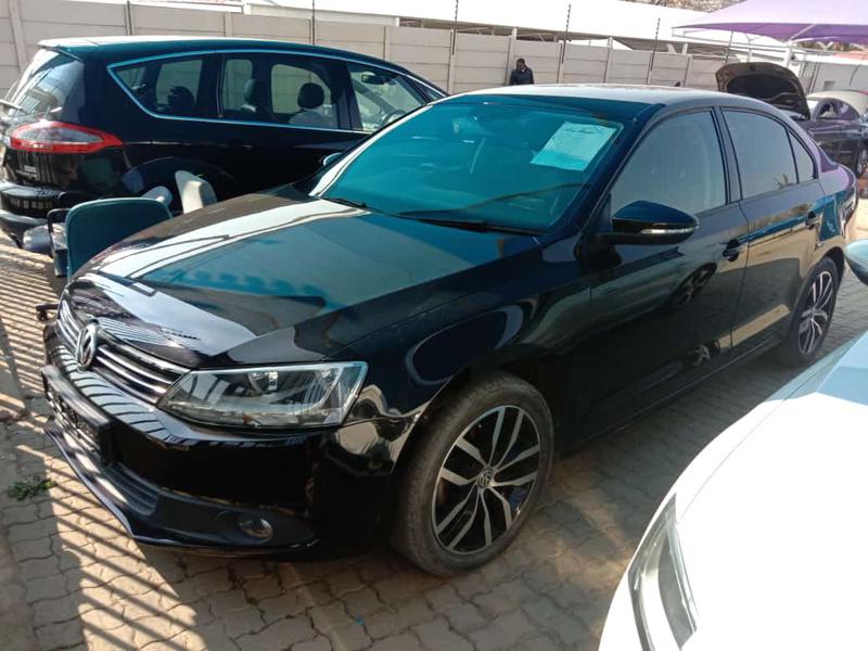 Volkswagen Jetta • 2013 • 78,187 km 2