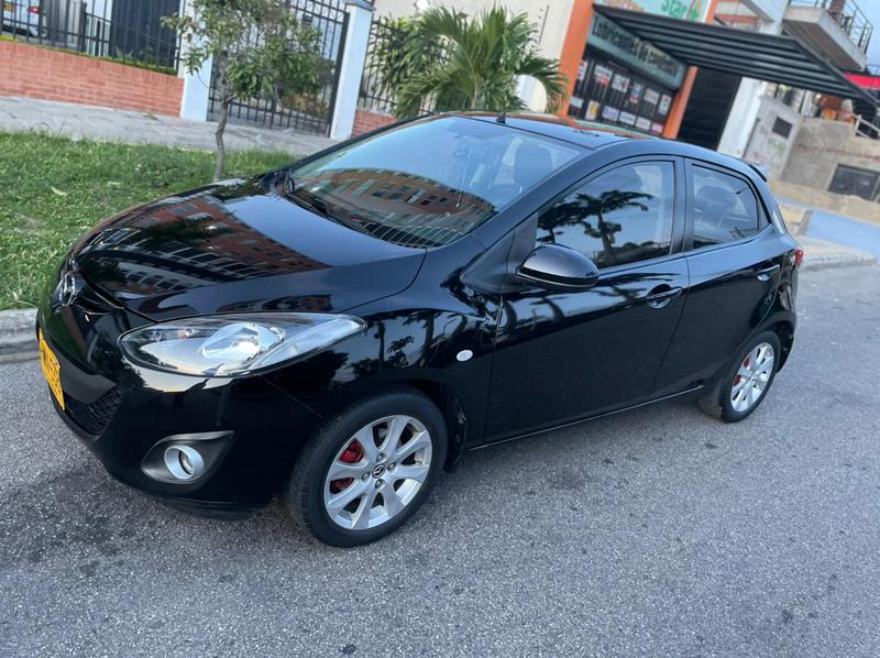 Mazda 2 • 2015 • 41,500 km 3