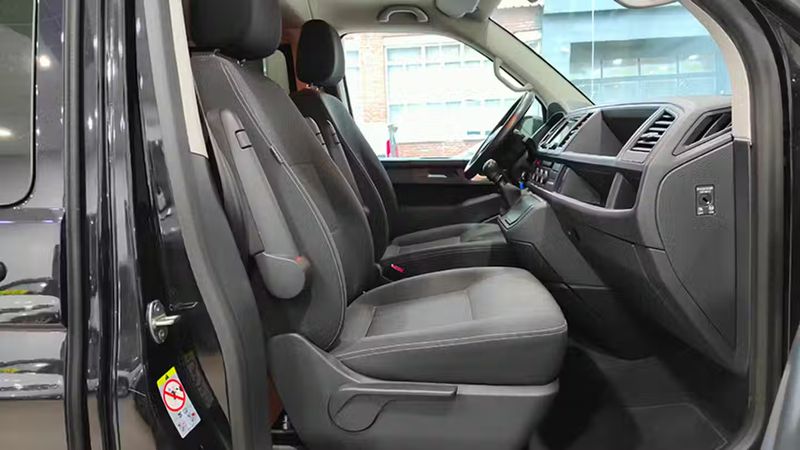 Volkswagen Multivan • 2019 • 121,103 km 12