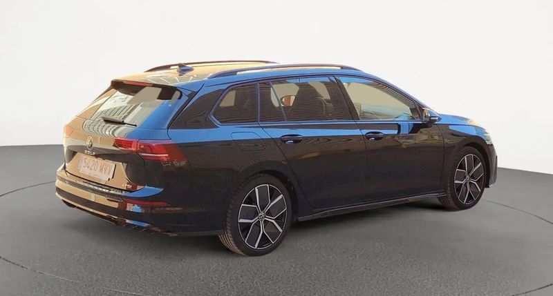 Volkswagen Golf Variant • 2024 • 12,440 km 3