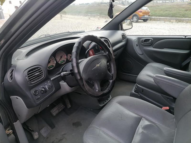 Chrysler Grand Voyager • 2009 • 89,000 km 9