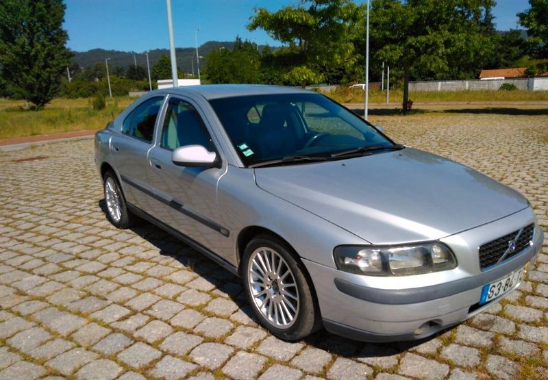 Volvo S90 • 2002 • 190,000 km 1
