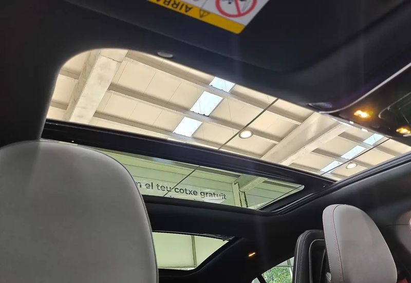 Mercedes-Benz E • 2023 • 37,381 km 5