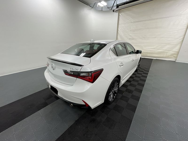 Acura ILX • 2019 • 10,852 km 2