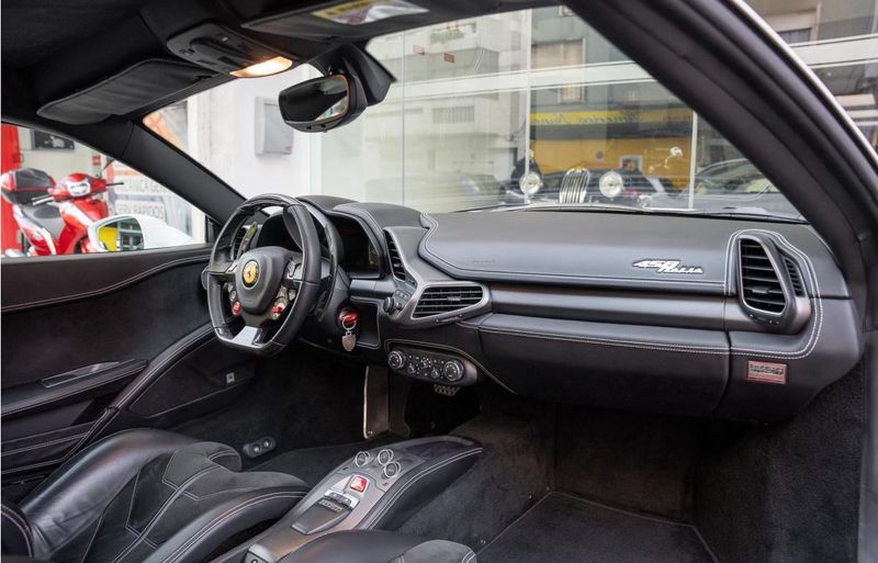 Ferrari 458 Italia • 2011 • 40,000 km 5