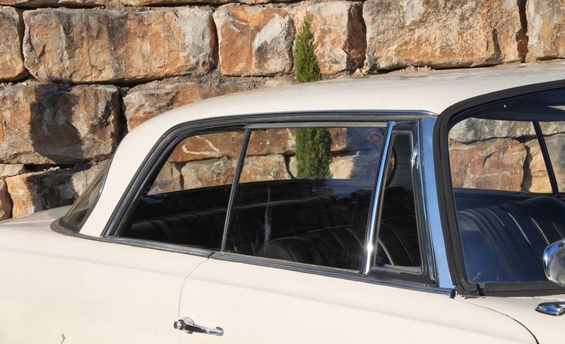 Mercedes-Benz 200 - 300 • 1980 • 90,000 km 4