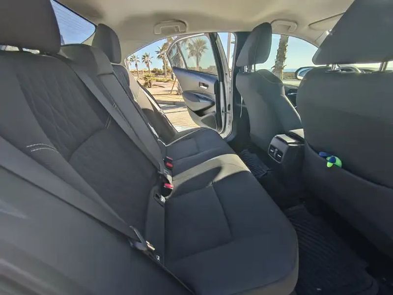 Toyota Corolla Hybrid • 2019 • 102,000 km 5