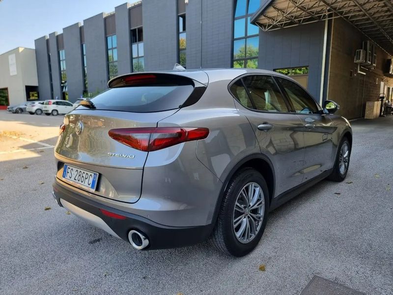 Alfa Romeo Stelvio • 2018 • 45,500 km 4