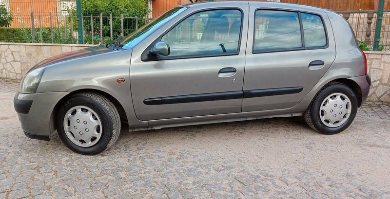 Renault Clio • 2002 • 159,999 km 5