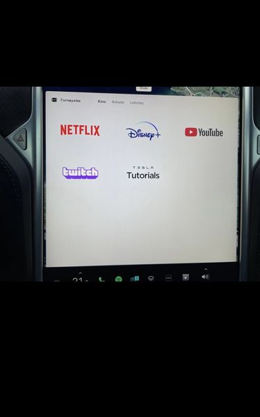 Tesla Model S • 2015 • 125,000 km 11