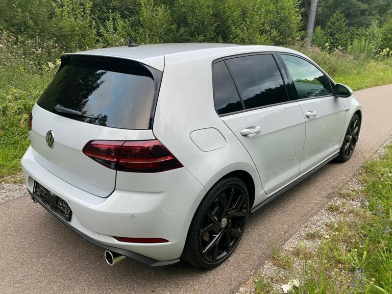 Volkswagen Golf • 2017 • 81,000 km 2