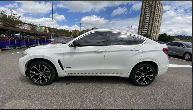 BMW X6 • 2015 • 110,000 km 4