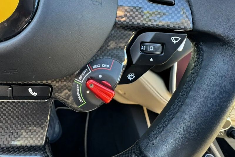 Ferrari Portofino • 2020 • 17,600 km 40