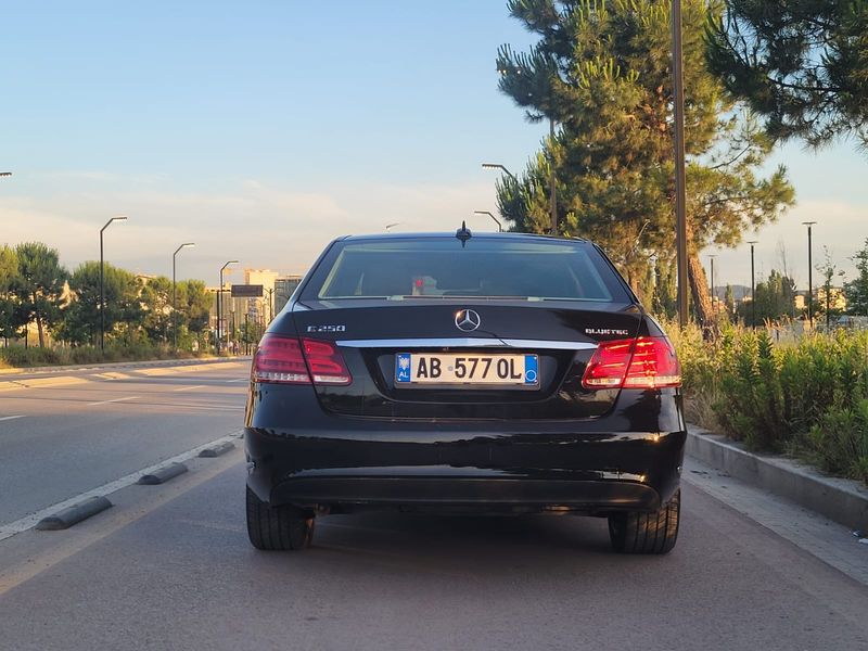Mercedes-Benz E-Class • 2015 • 240,000 km 9