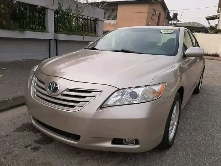 Toyota Camry • 2010 • 126,340 km 3