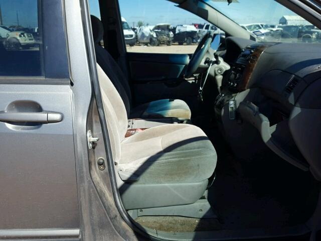 Toyota Corolla • 2005 • 42,323 km 10