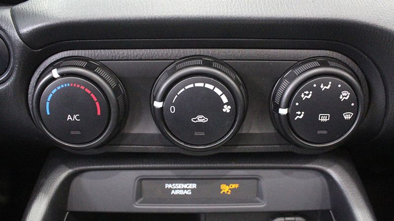 Mazda MX-5 • 2019 • 19,675 km 9