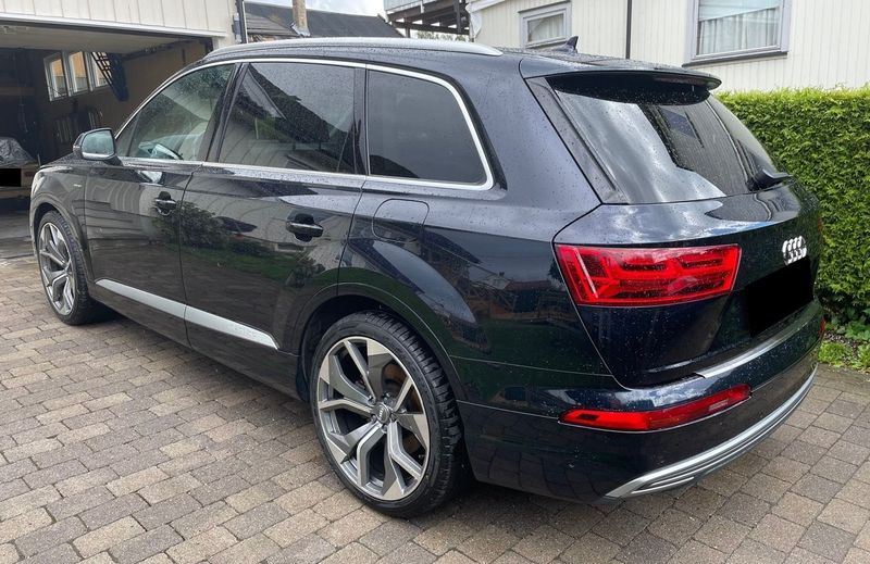 Audi Q7 • 2017 • 87,000 km 6