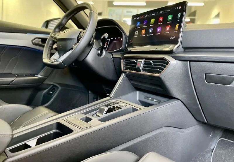 Seat Leon • 2022 • 13,900 km 6