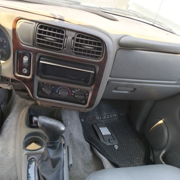 Chevrolet Blazer • 2001 • 200,000 km 7