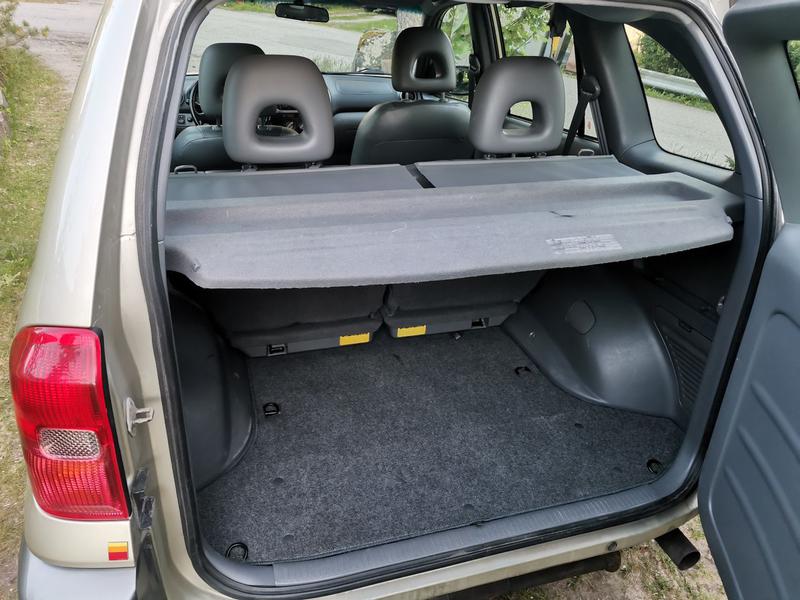 Toyota RAV4 • 2002 • 147,500 km 3