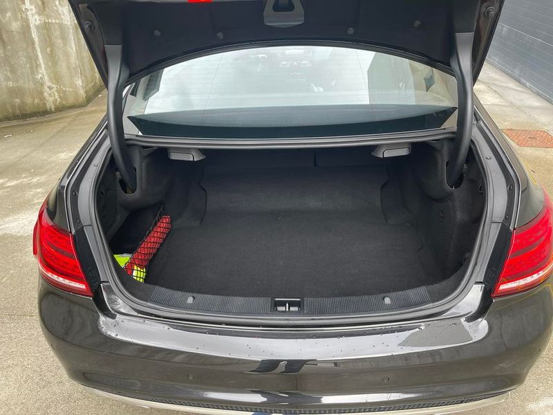 Mercedes-Benz E-320 • 2013 • 140,000 km 7