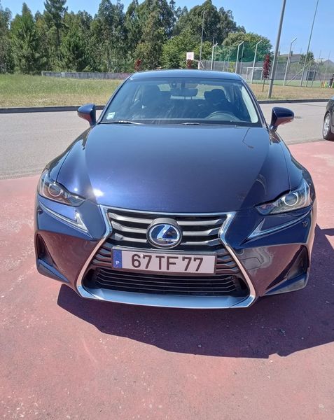 Lexus IS • 2017 • 107,000 km 4