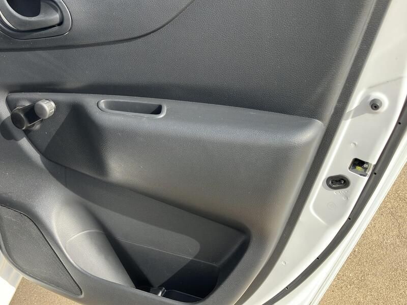 Nissan Navara • 2021 • 36,872 km 25