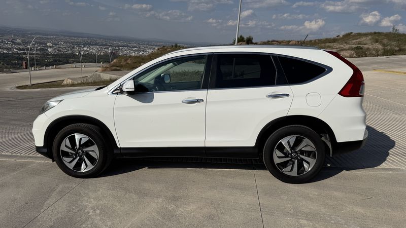 Honda CR-V • 2016 • 124,000 km 1
