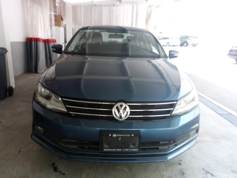 Volkswagen Jetta • 2017 • 63,000 km 10