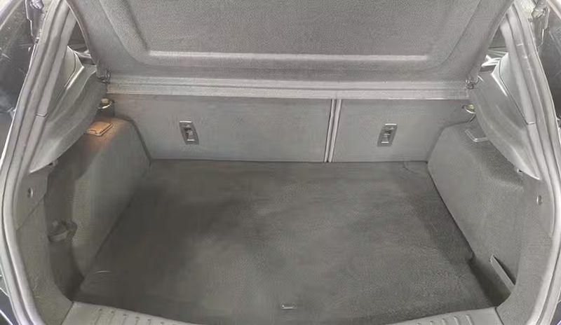 Ford Focus • 2017 • 50,400 km 5