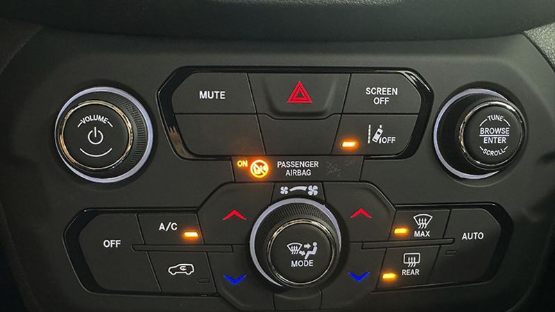 Jeep Renegade • 2023 • 123 km 17