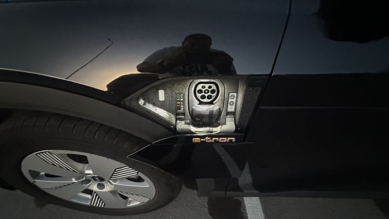 Audi e-tron • 2021 • 28,000 km 24