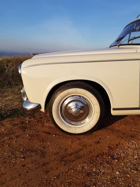 Peugeot 405 • 1960 • 79,000 km 4