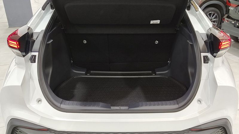 Toyota C-HR • 2024 • 5,179 km 7