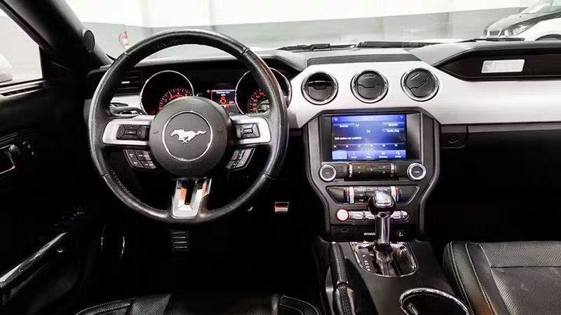 Ford Mustang • 2016 • 70,141 km 7