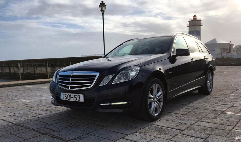 Mercedes-Benz E-320 • 2010 • 200,000 km 1
