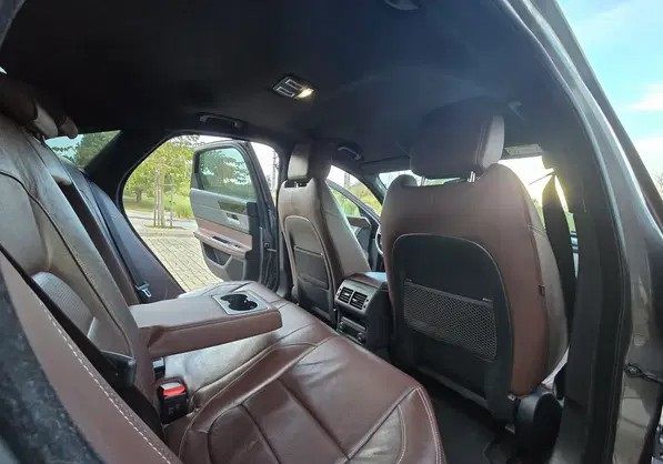 Jaguar XF • 2017 • 126,000 km 2