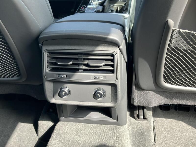 Audi Q7 • 2024 • 12,743 km 28