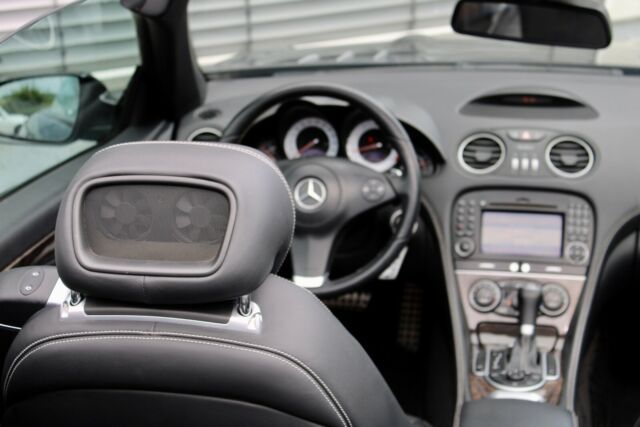 Mercedes-Benz SL • 2008 • 121,223 km 13