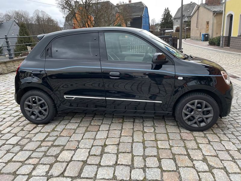 Renault Twingo • 2022 • 10,250 km 2